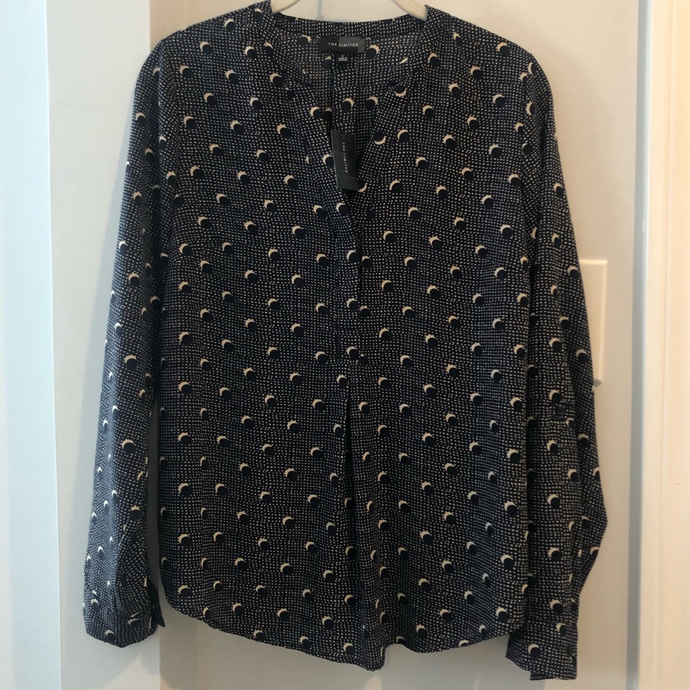 NWT The Limited Navy & Beige Pleat Front Blouse